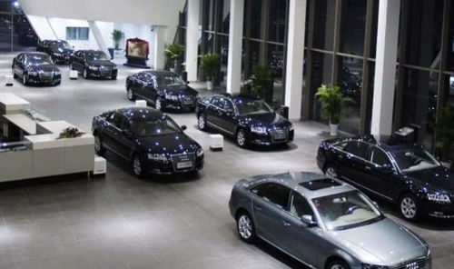 國內(nèi)最大汽車經(jīng)銷商賣地求生，店員工資數(shù)月未發(fā)，行業(yè)危機(jī)凸顯